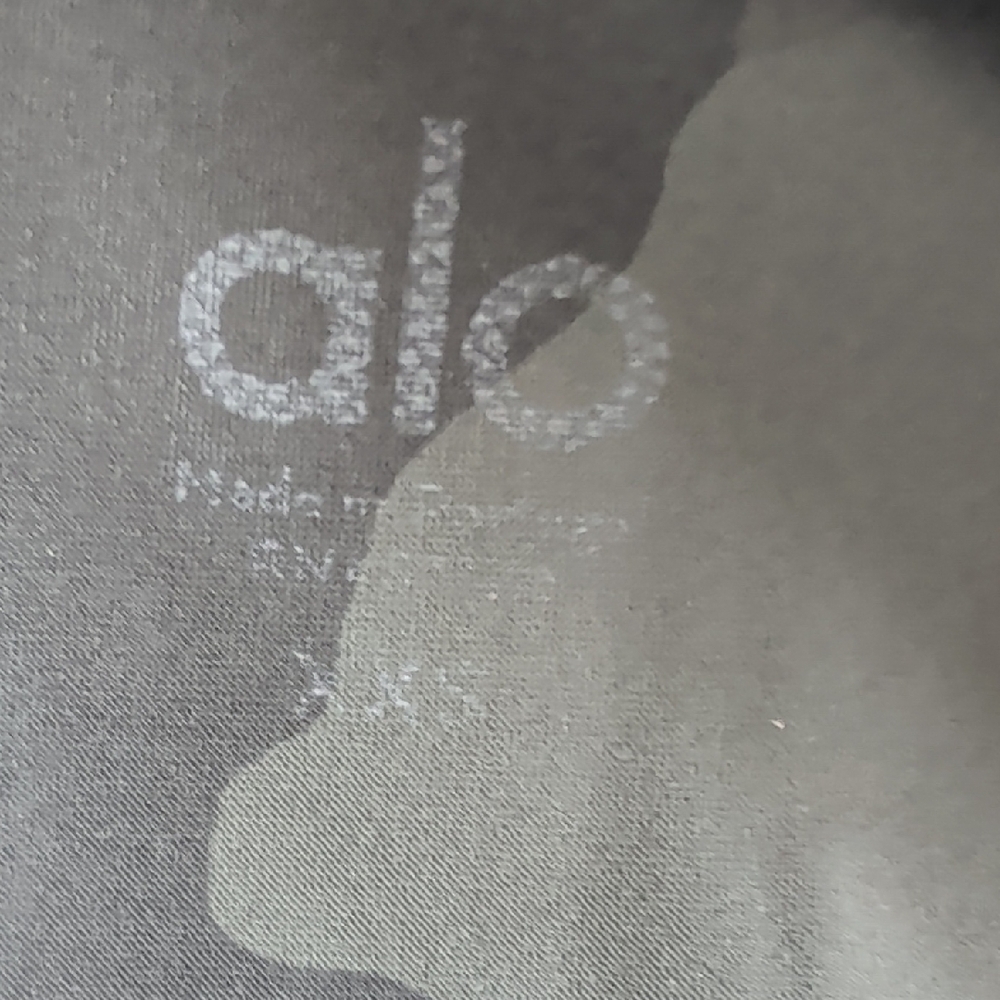 ALO Yoga Black and Gray Camouflage Leggings - Picture 3 of 4